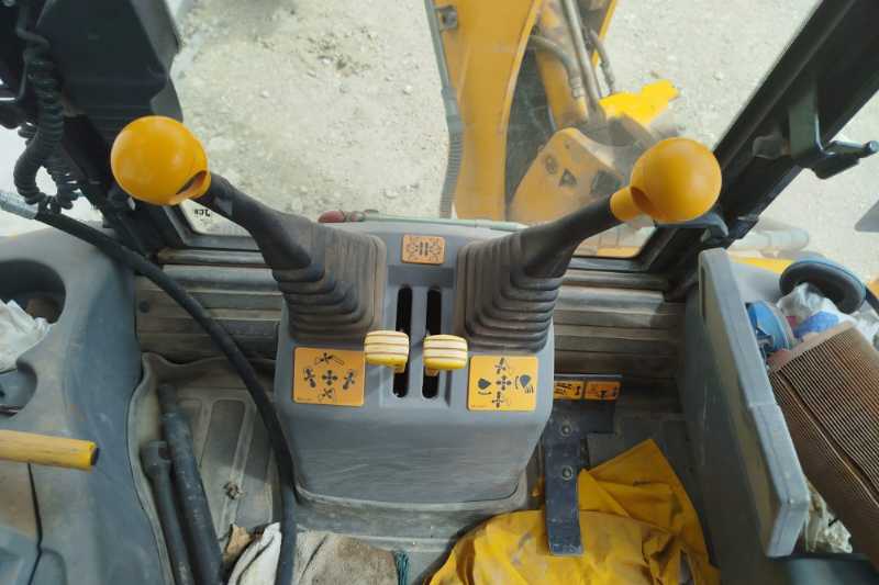 OmecoHub - Immagine JCB 4CX